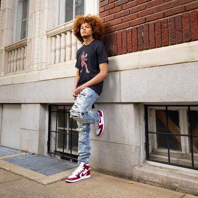 Leather Shoes - Teen in Air Jordan 1 Highs