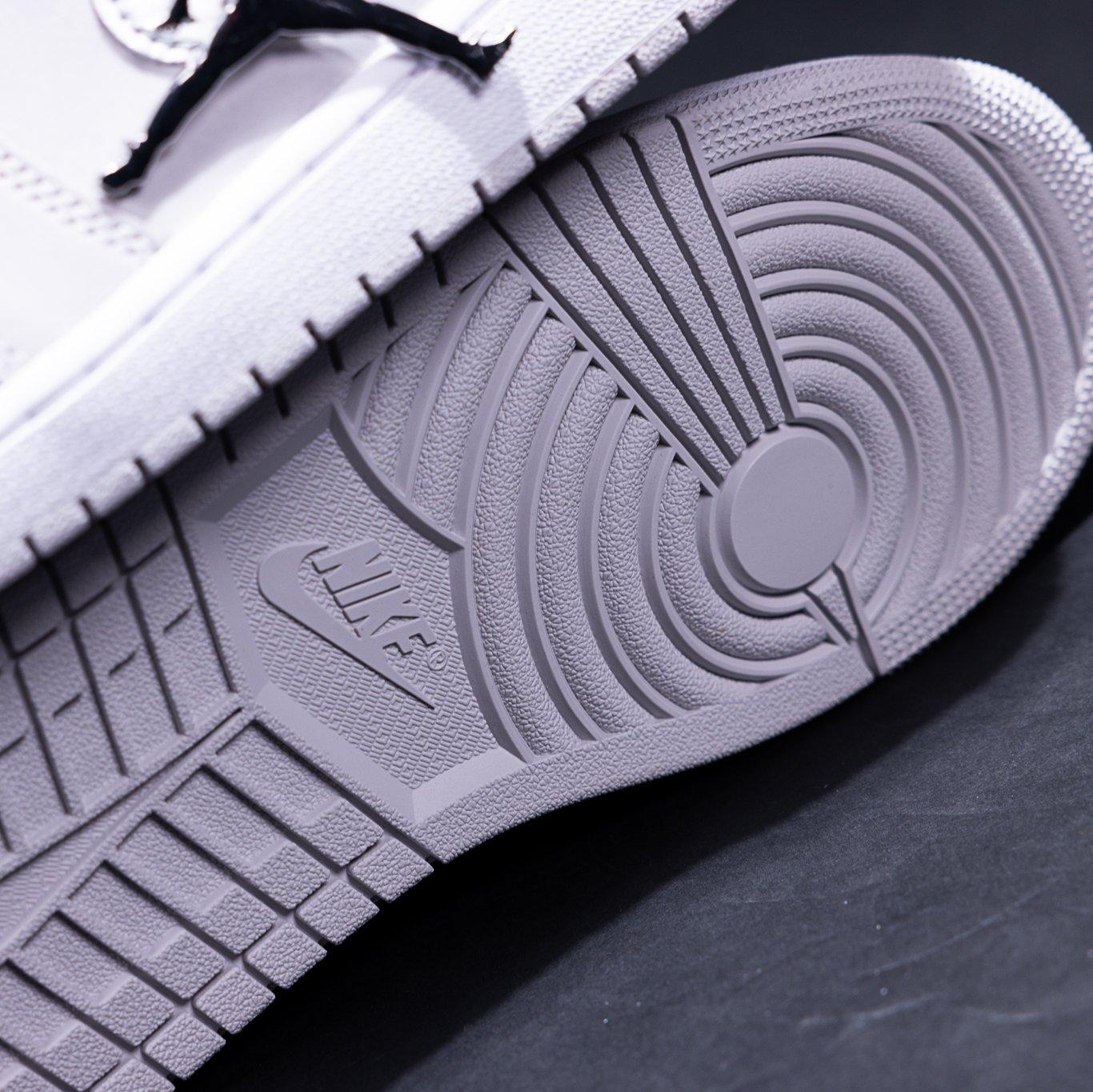 Air Jordan 1 Retro Low OG "Metallic Silver" Outsole