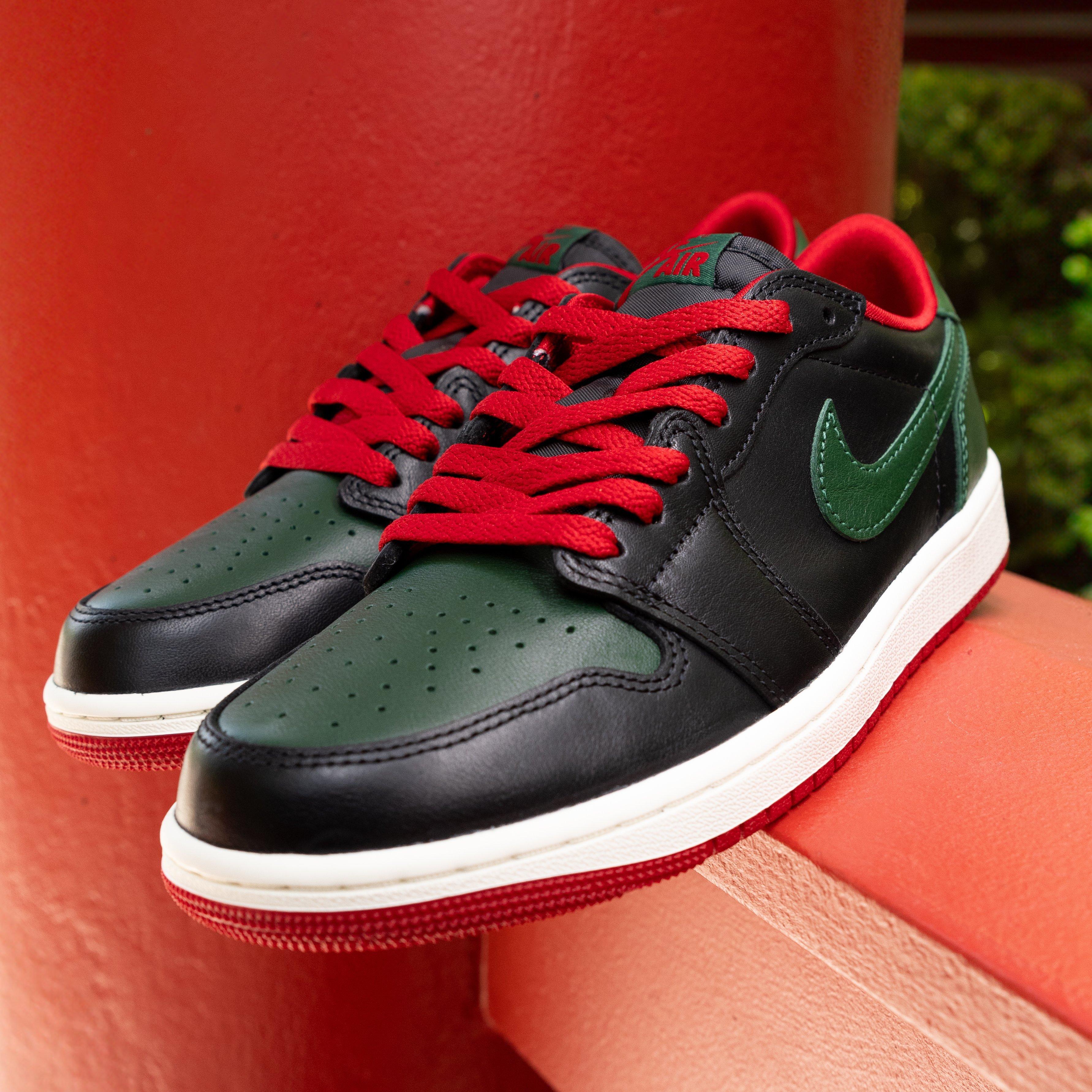Air Jordan 1 Retro Low OG “Gorge Green” Left Shoe Side Profile