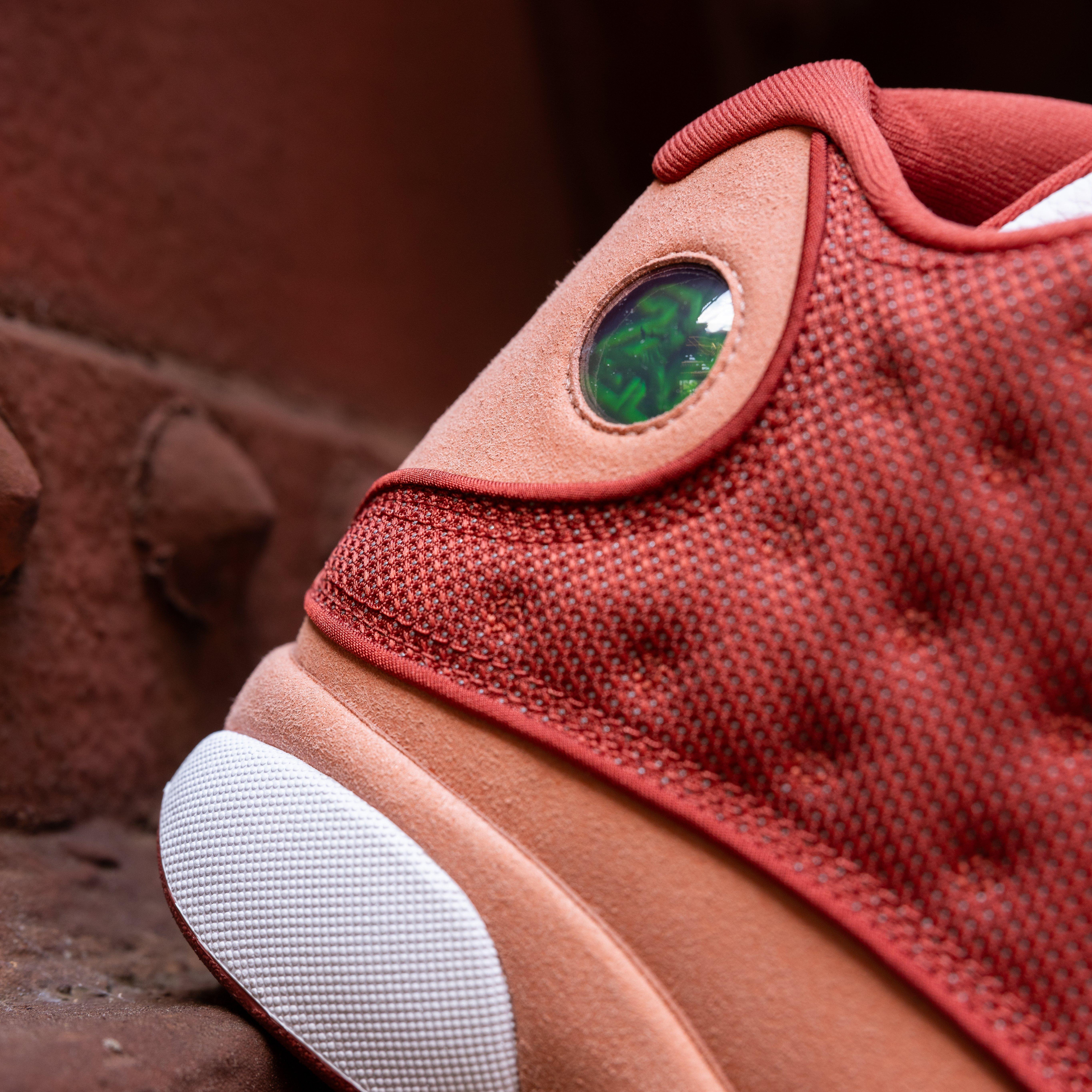 Air Jordan 13 Retro "Dune Red" Heel Details