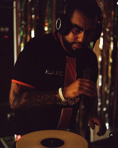 dj-ap-swayze-on-the-mic