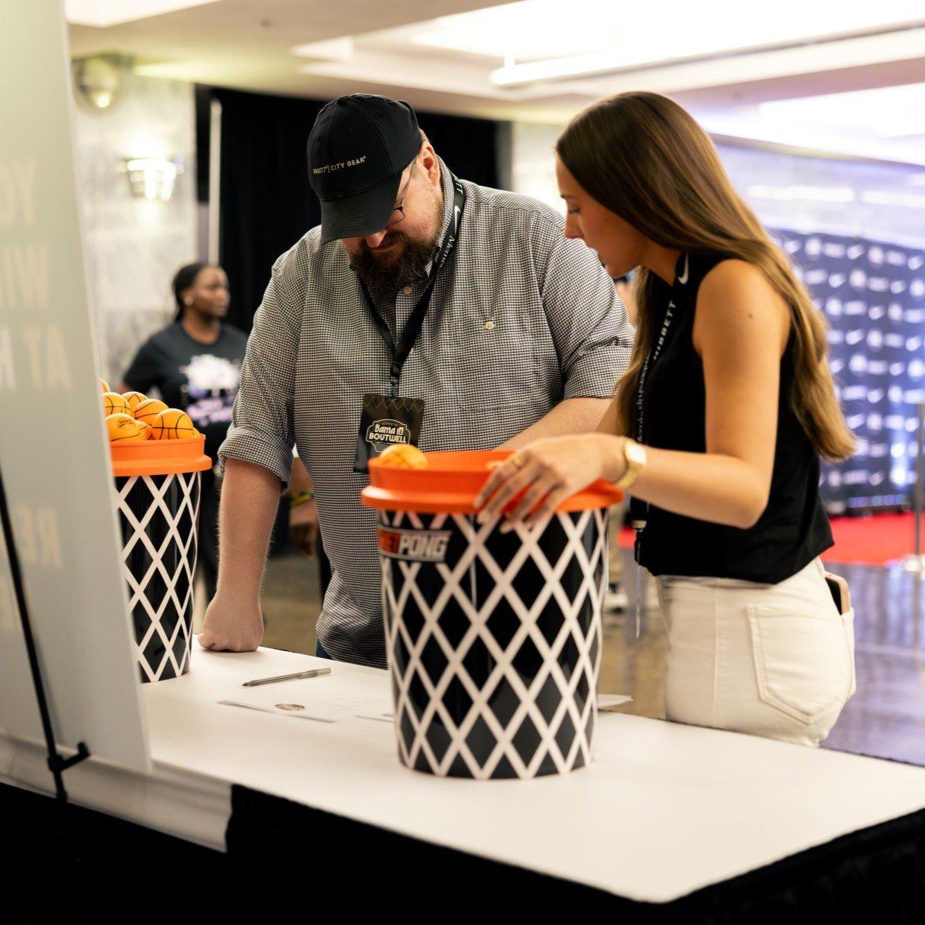 fan-activity-for-bib-halftime