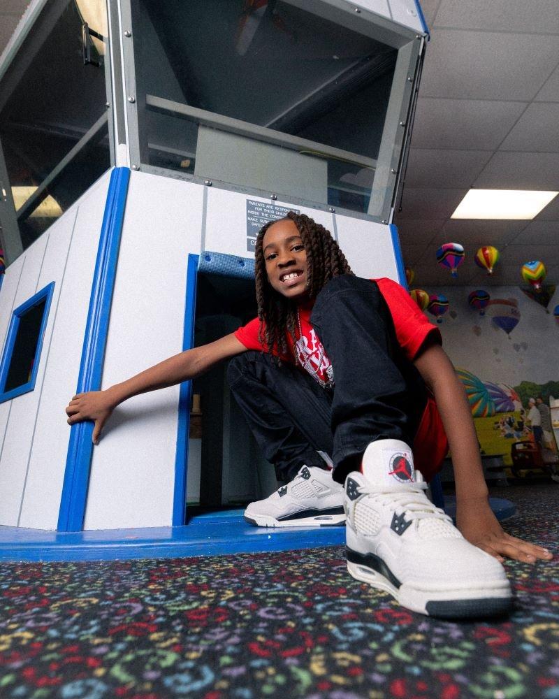 Jordan 4 Retro "Flight Club"