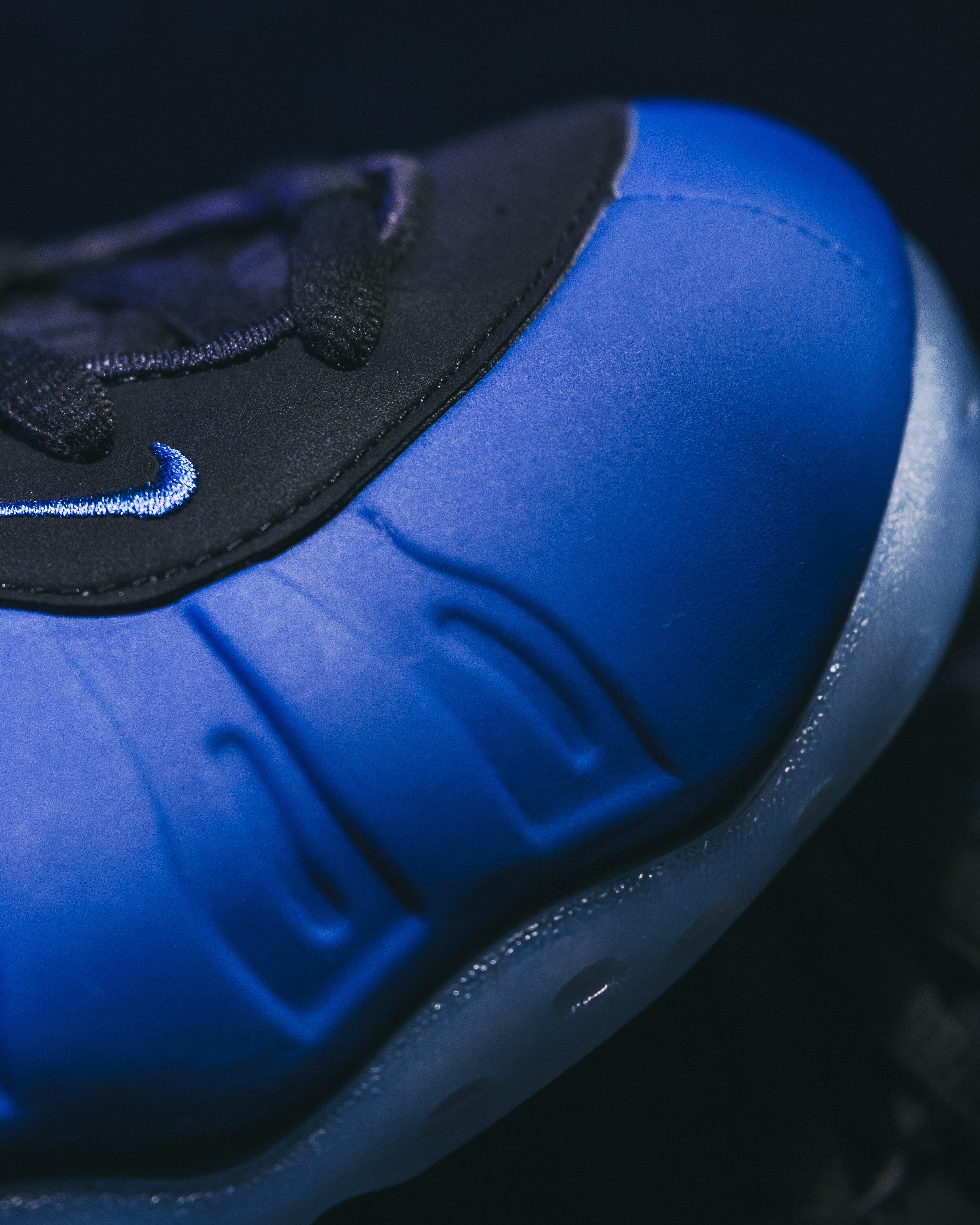 Nike Air Foamposite One "Deep Royal" Top of Shoes
