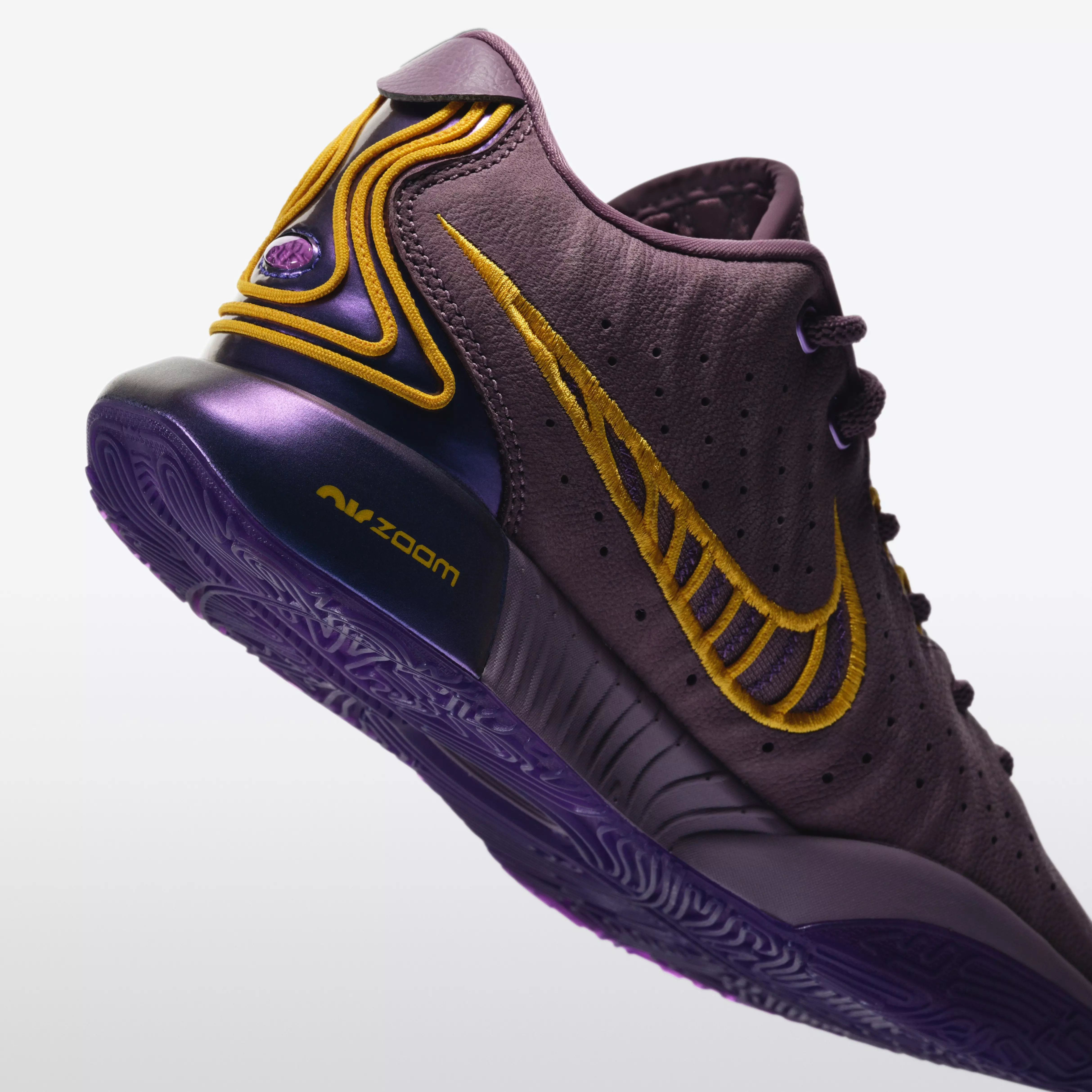Nike LeBron XXI \