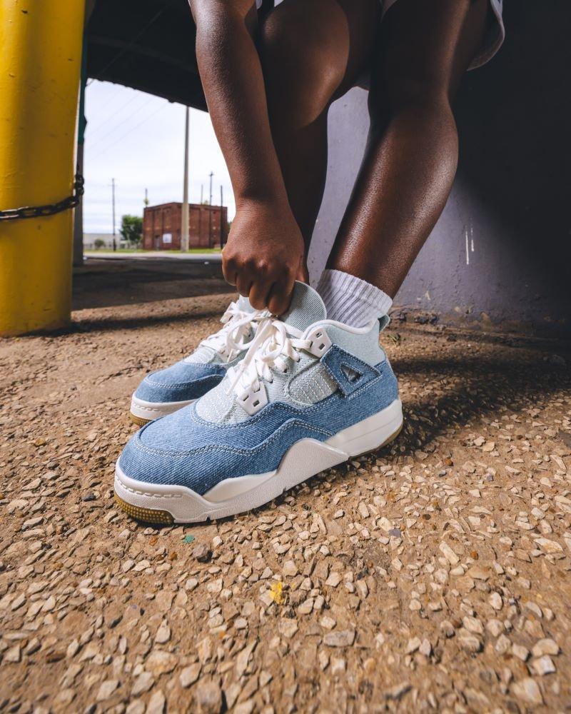Jordan 4 Retro "Worn Blue" Girls' Shoe