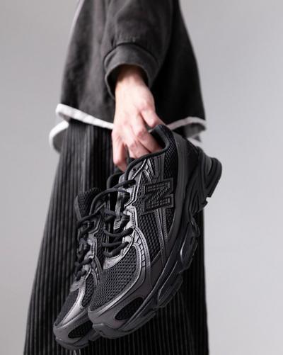 Black New Balance