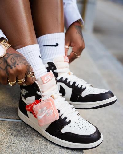 Jordan 1 High OG "Baroque Brown" Women's Shoe