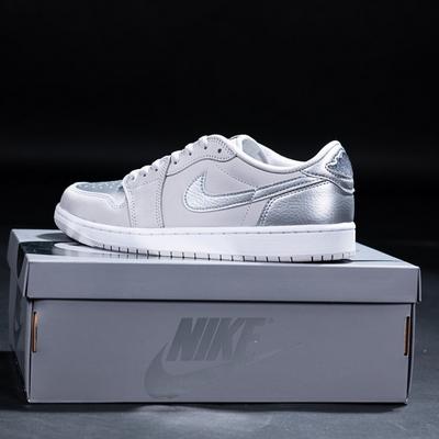 Air Jordan 1 Retro Low OG “Metallic Silver”