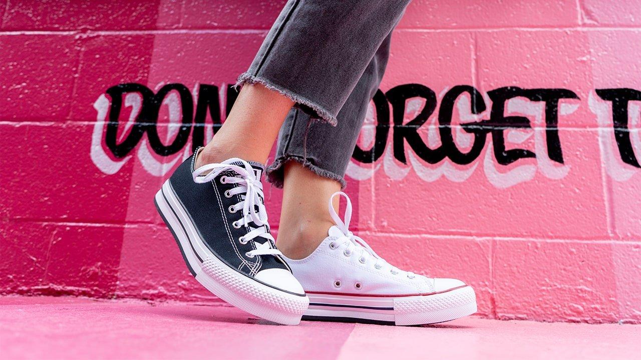 How to Lace Converse Sneakers