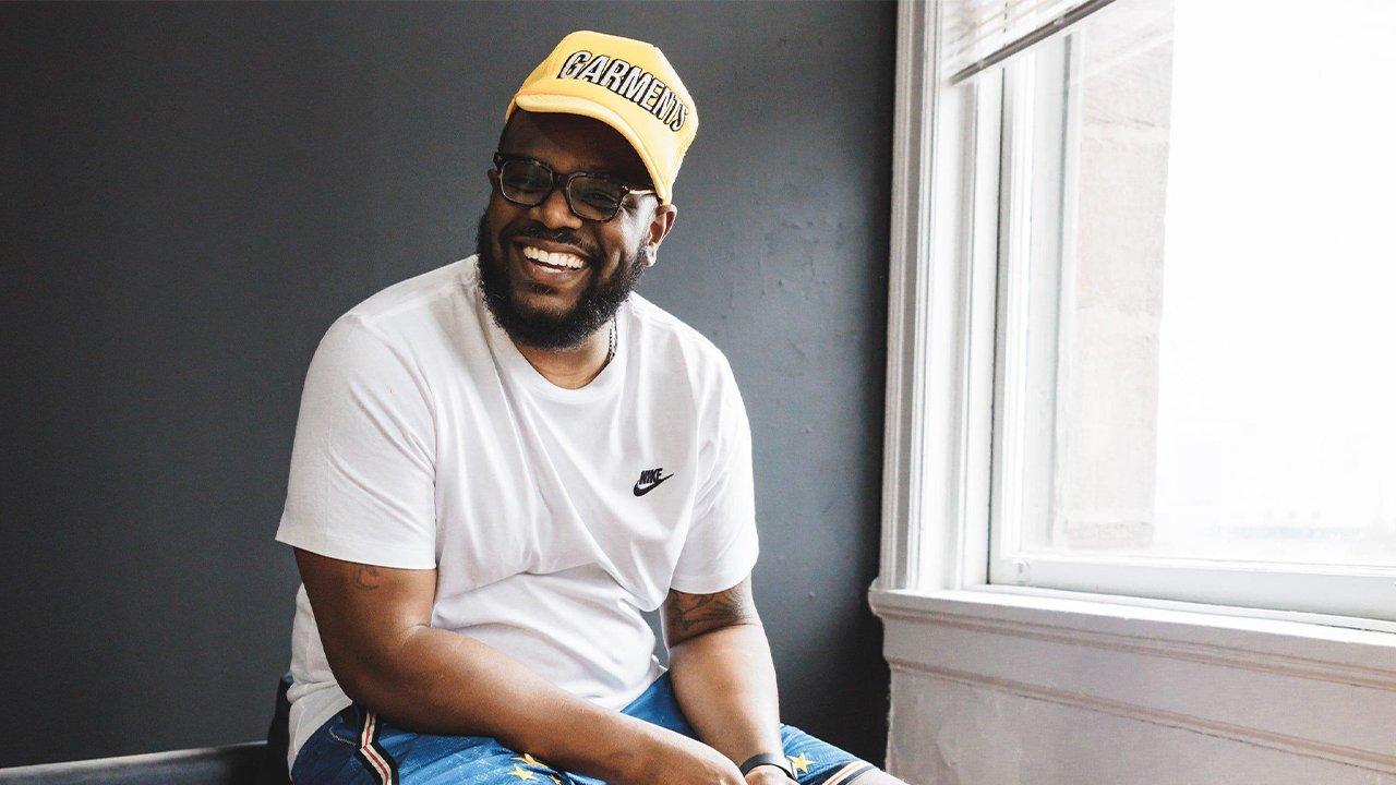 Hustle Simmons Support Her Sole Feature