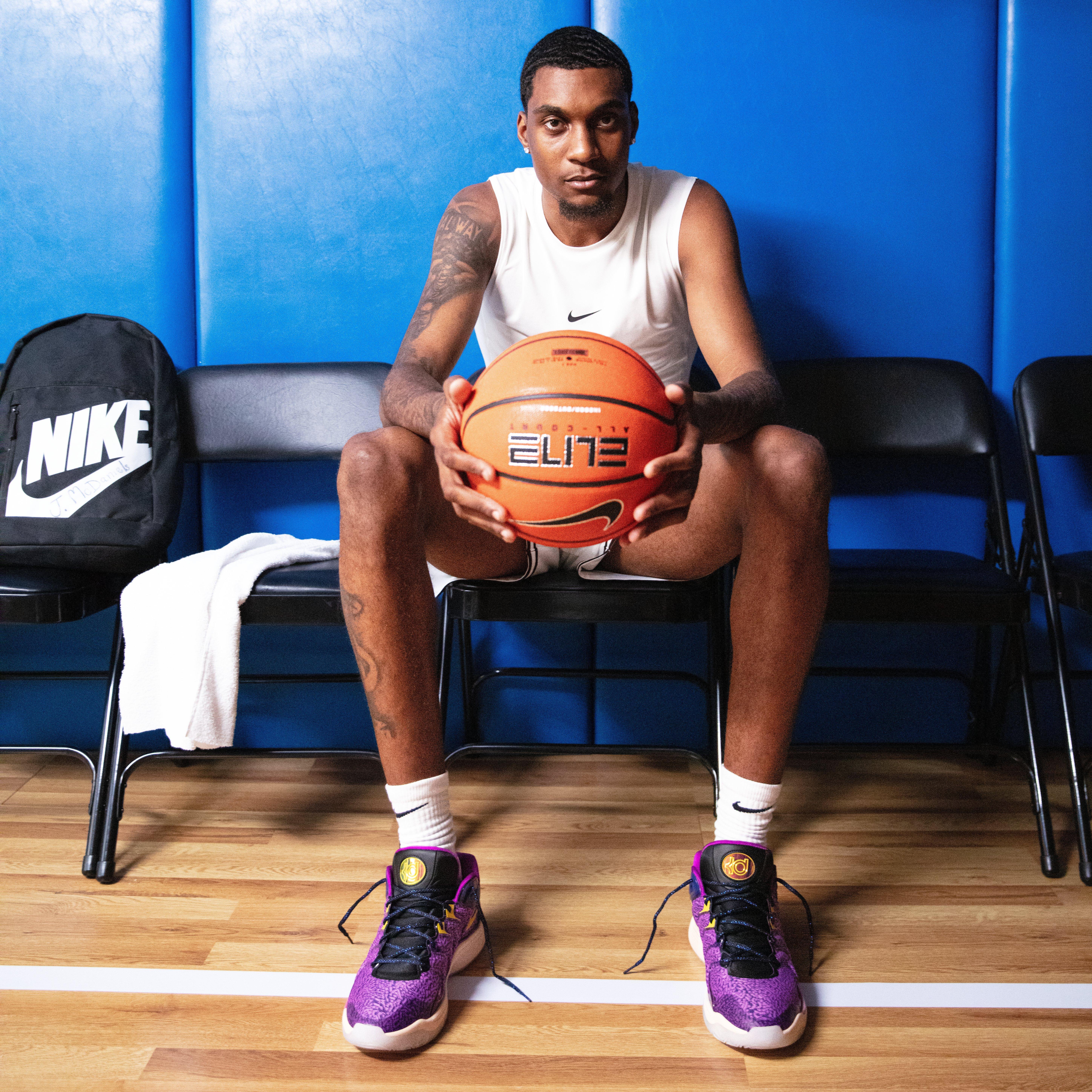 Jaden McDaniels ready to play in Nike KD 17 "Travel Ball"