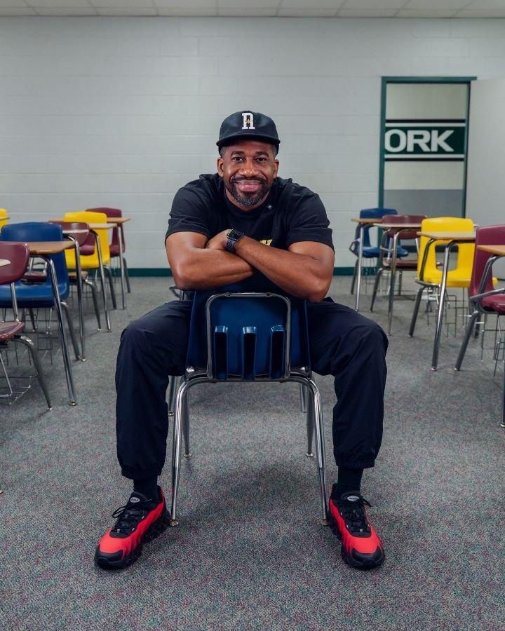 jarren-small-in-classroom-wearing-dn8