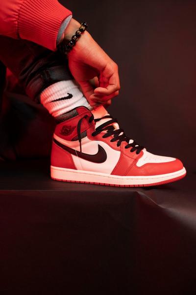 Air Jordan 1 Retro High OG “Bred”