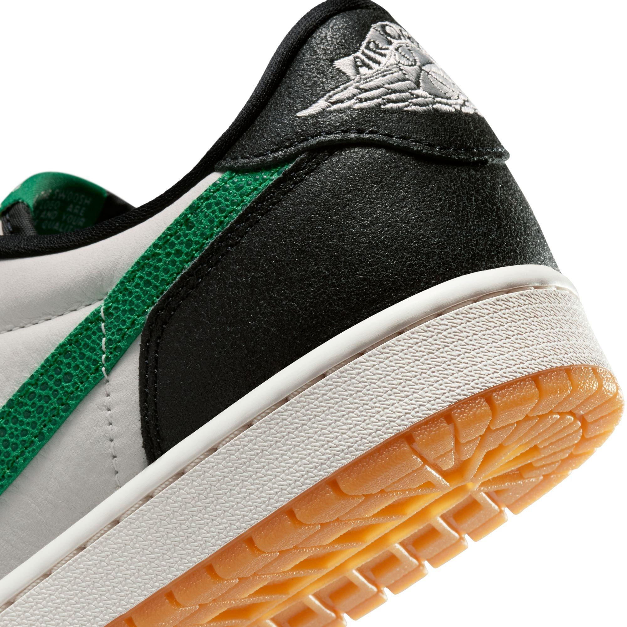 Jordan 1 Retro Low OG "Pine Green" heel
