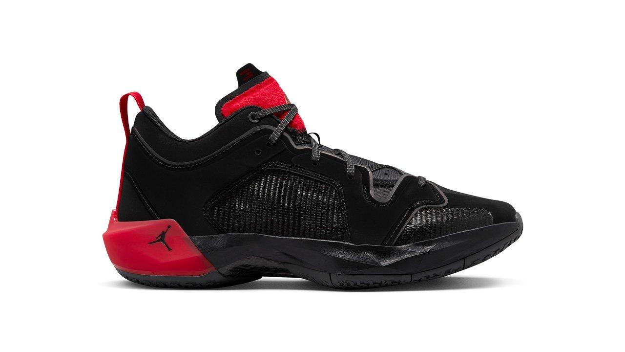 Jordan store bred kids