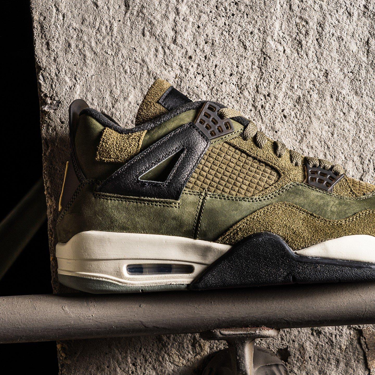 Air Jordan Retro 4 SE Craft "Olive" Right Shoe Side Details