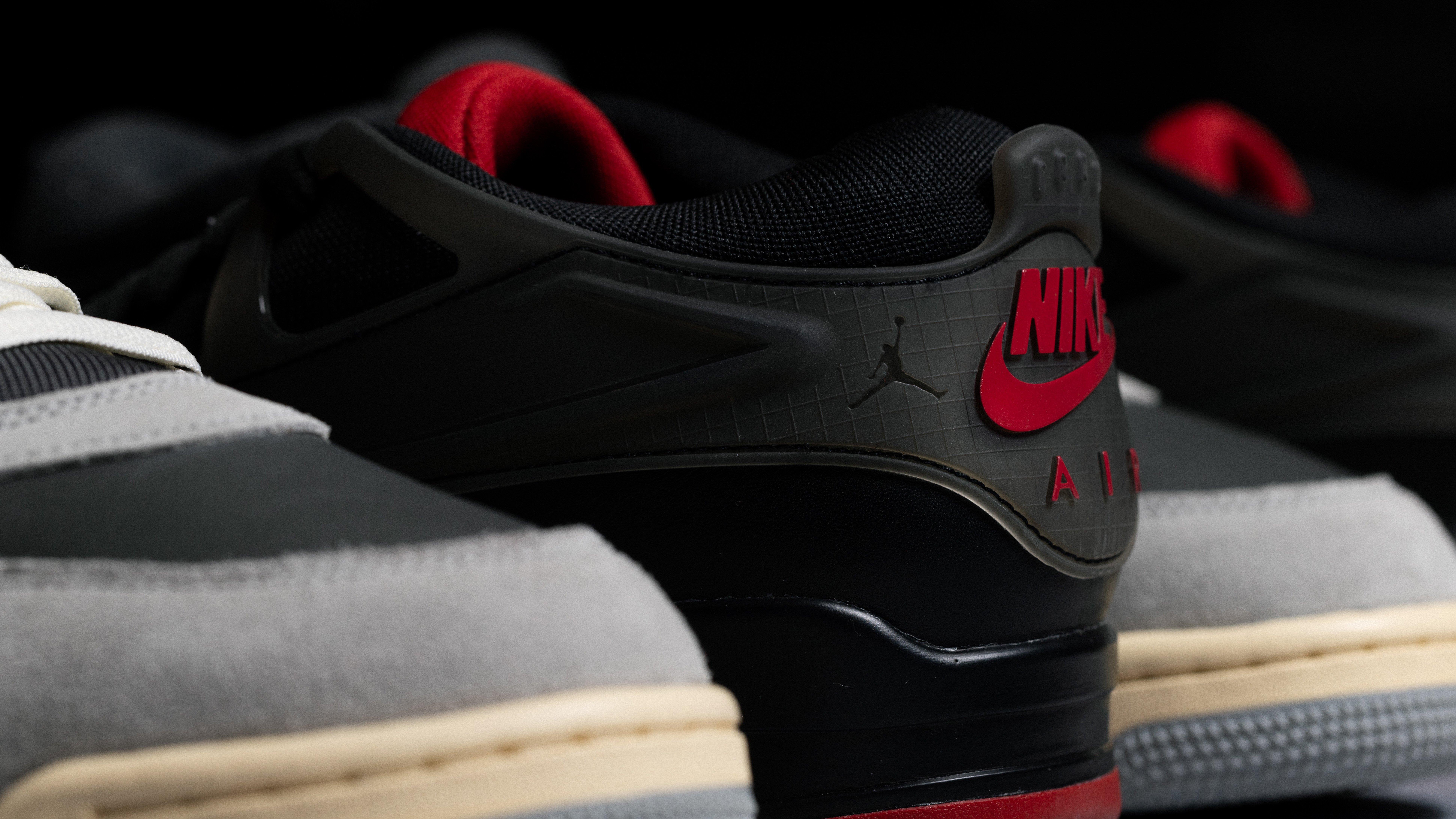 ★NIKE★エア ジョーダン 4 RM Black Anthracite Varsity Red JORDAN 4 RM FQ7939 060 - Shiekh