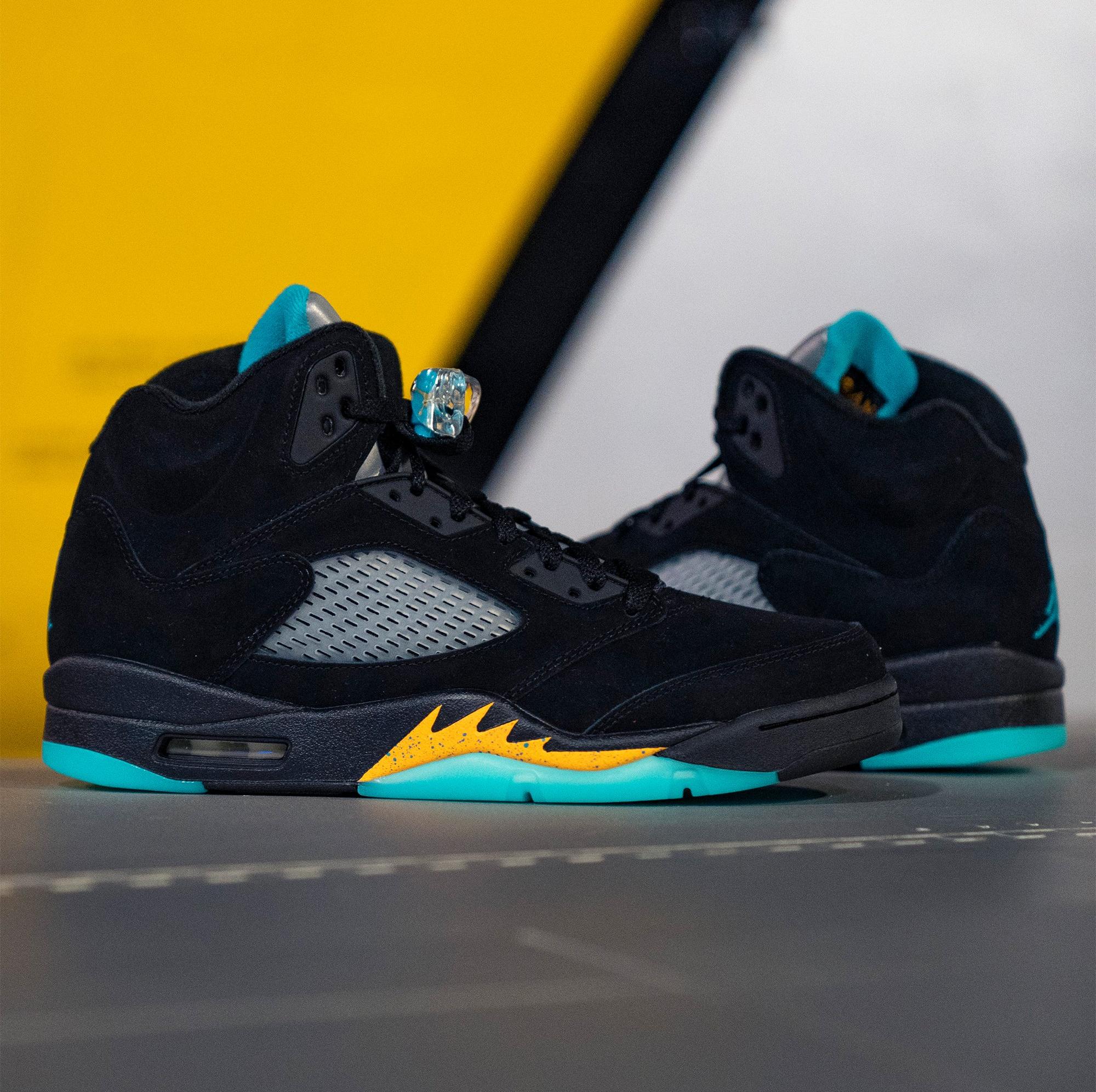 Jordan 5 Retro Black/Aquatone/Taxi Men's Shoe - Hibbett