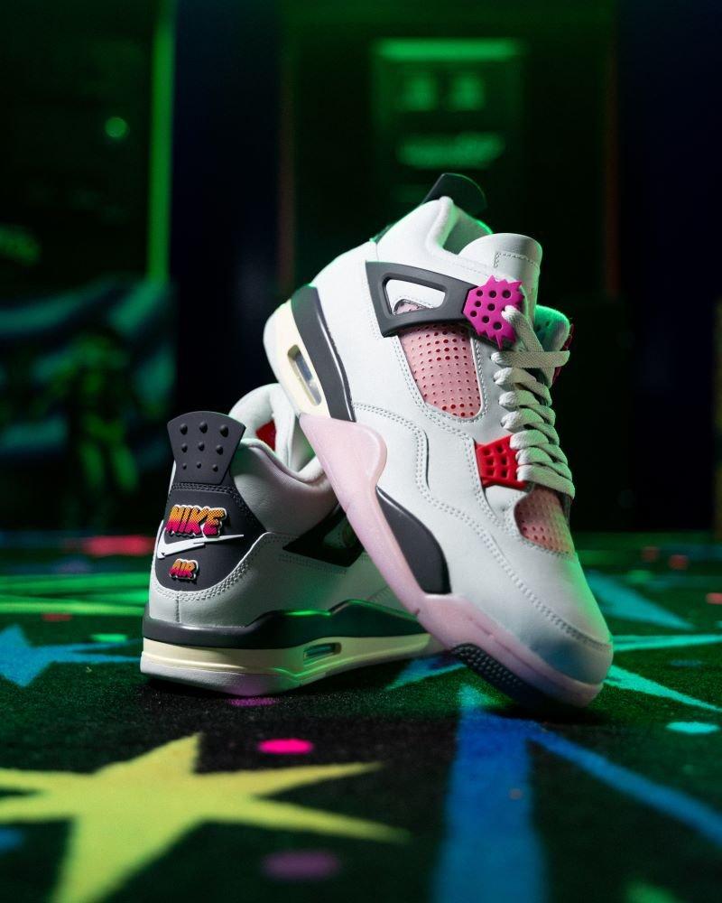 Jordan 4 Retro "Comic" 