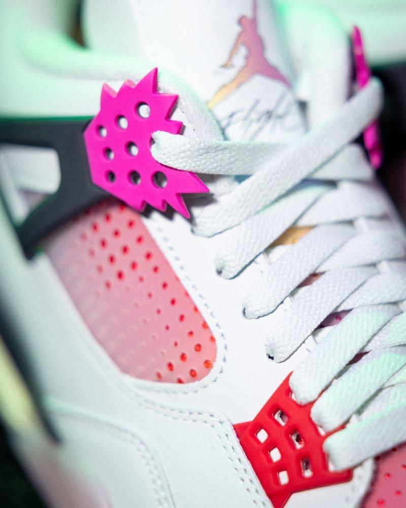 Jordan 4 Retro "Comic"