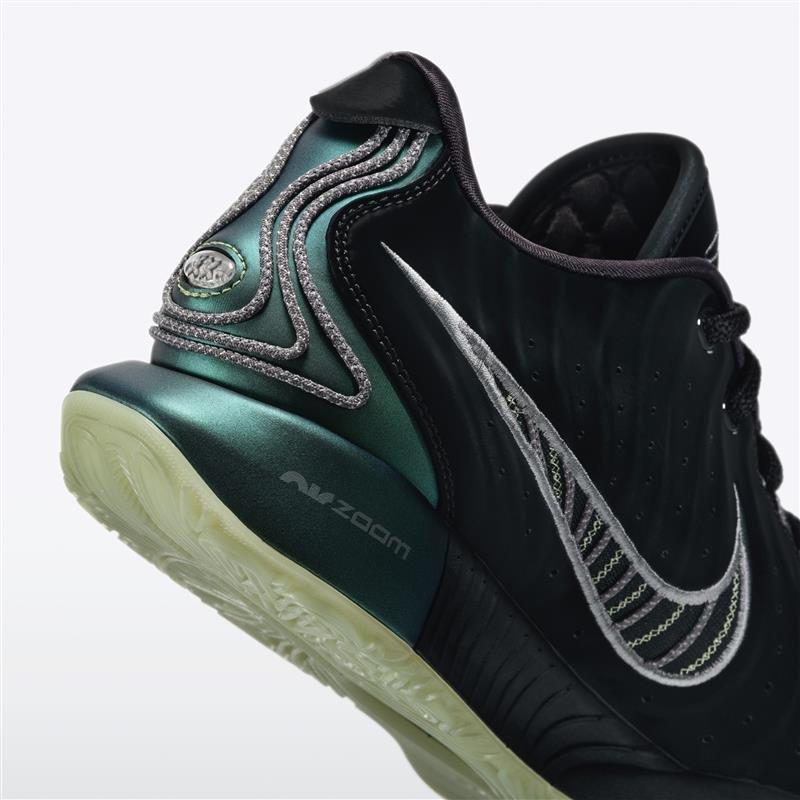 Nike Lebron James Basketball Shoes - Hibbett