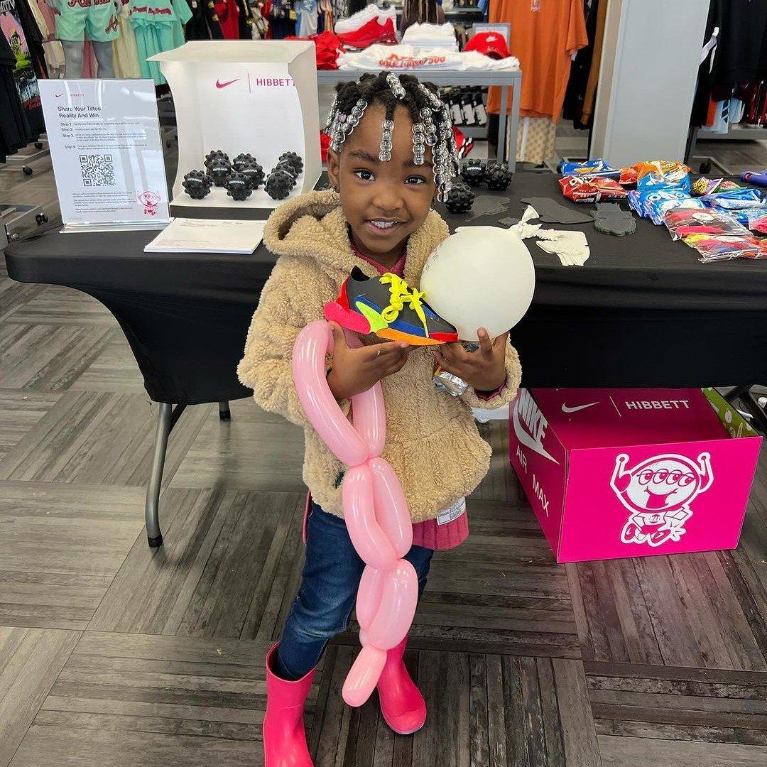 little-girl-with-custom-air-max-dn-model