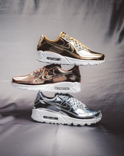 Group of metal Nike Air Max 90