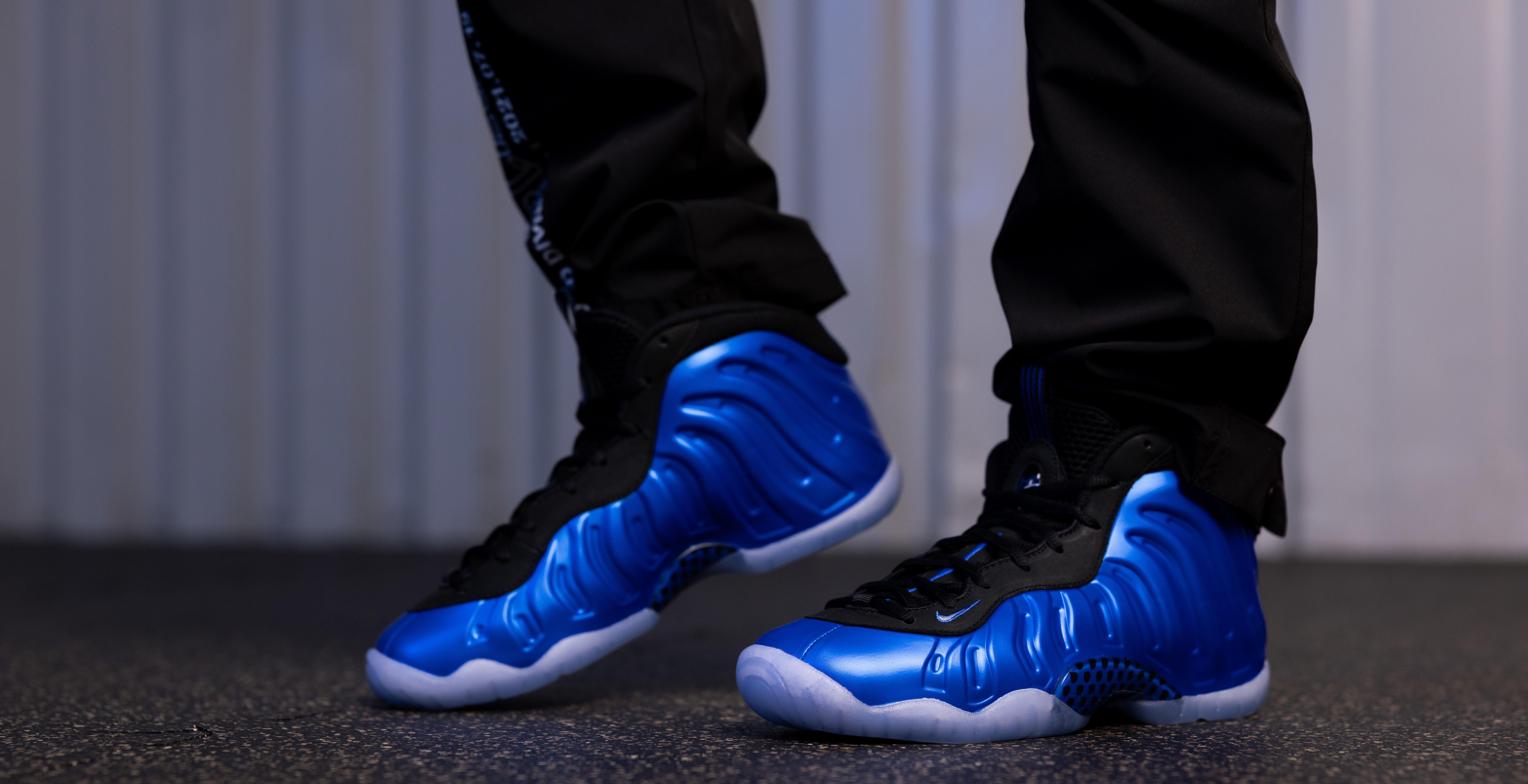 Nike air foamposite royal blue best sale