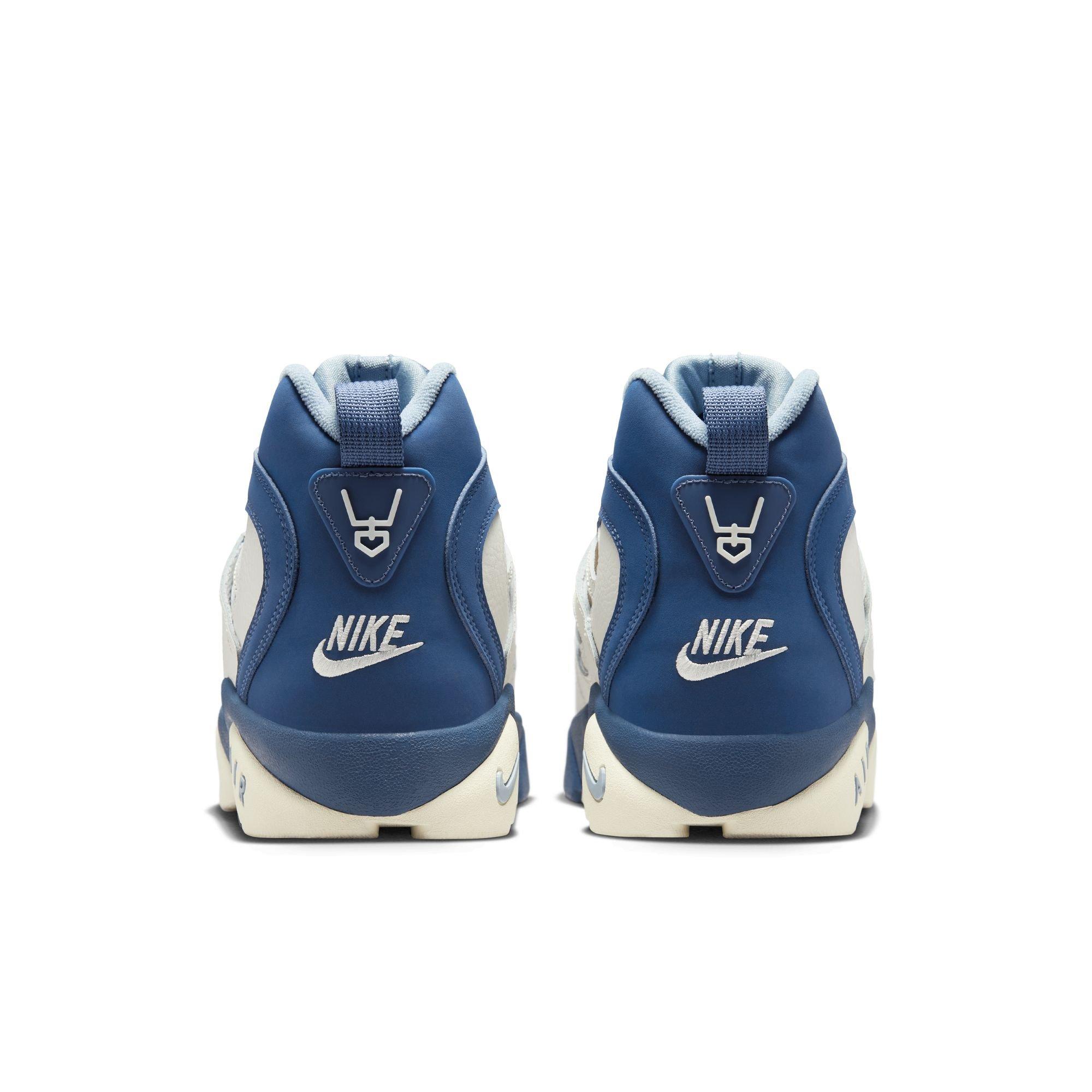 Nike Air Diamond Turf II "Royals" heel detail