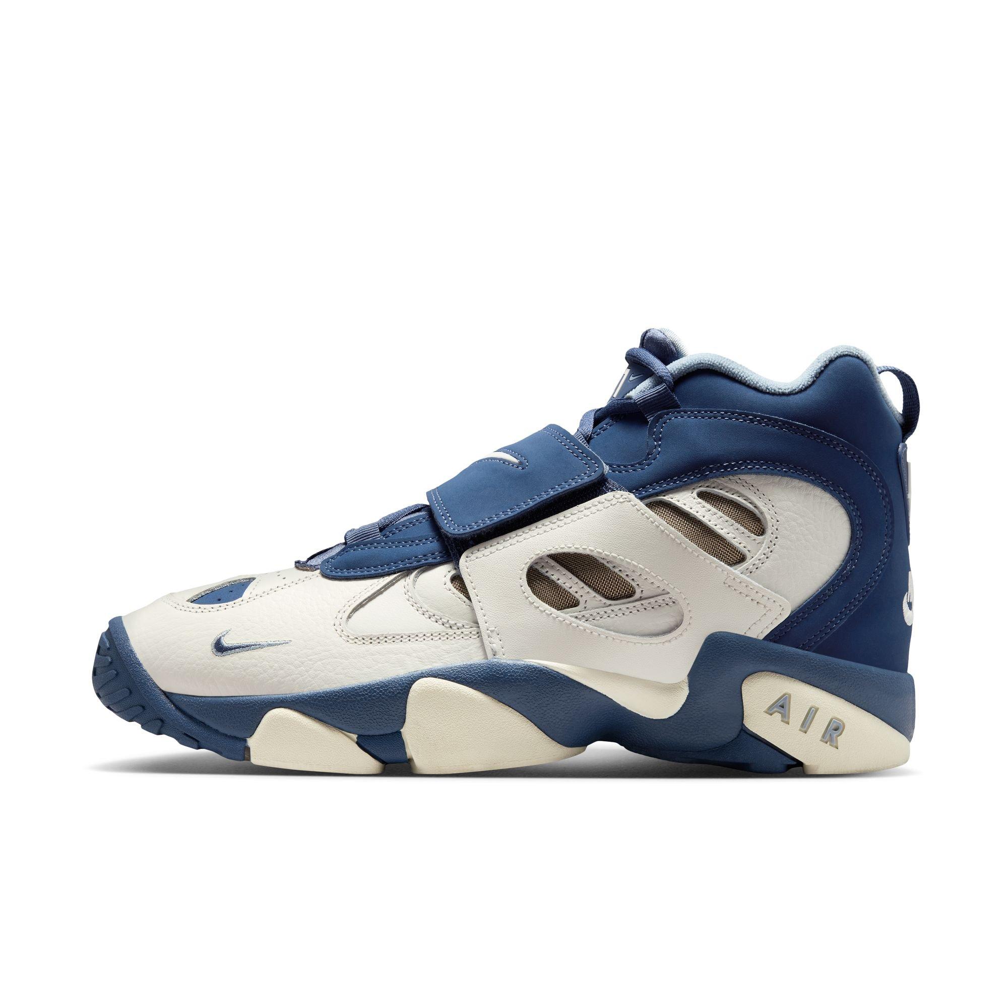 Nike Air Diamond Turf II "Royals" left view of shoe