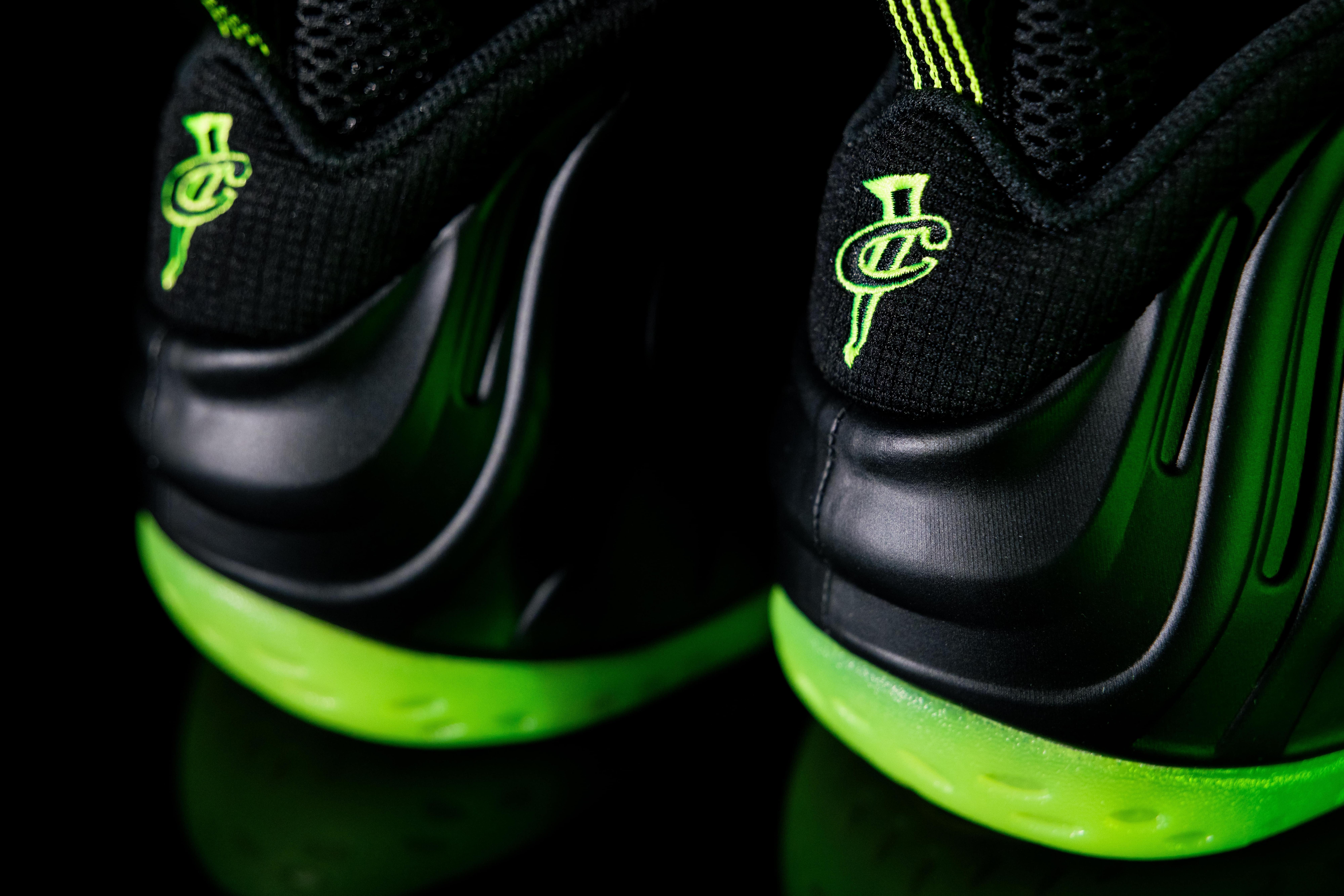 Nike Air Foamposite One "Black Volt" Heels