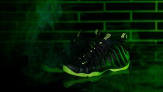Nike Air Foamposite One "Black Volt"