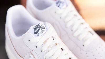 How to Lace Air Force 1s Four Ways
