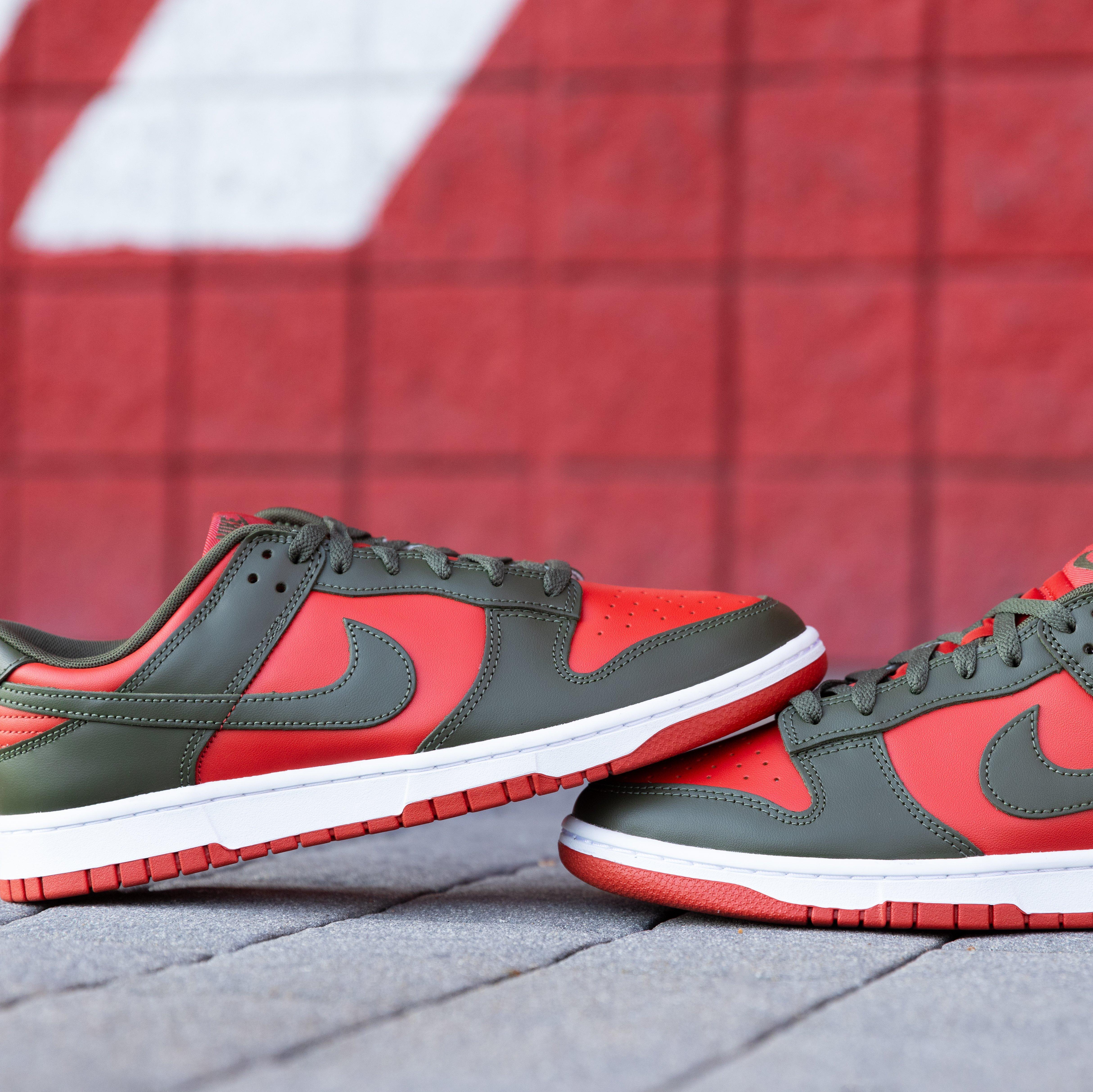Nike Dunk Low Retro BTTYS "Mystic Red" Side Details
