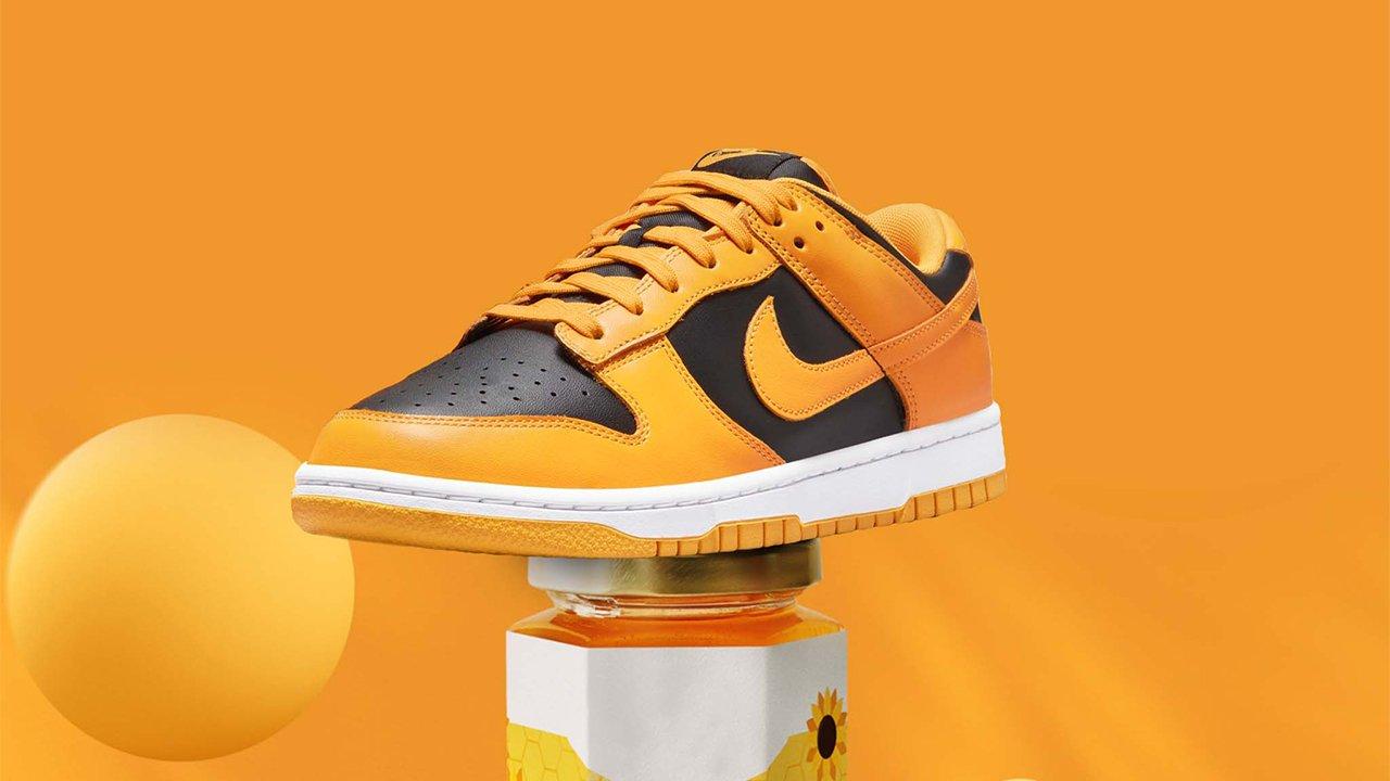 Yellow and cheap black nike dunks