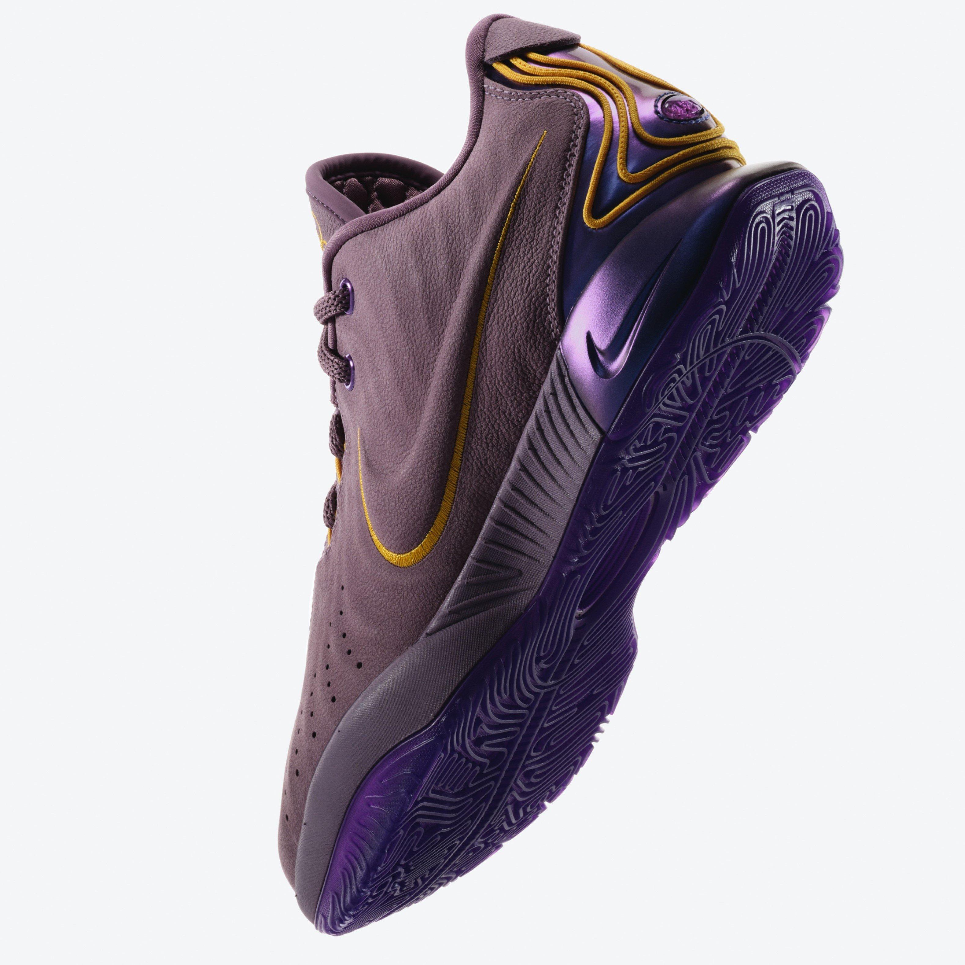 Nike LeBron 21 "Fresh Water" Left-facing outsole and heelcounter shot