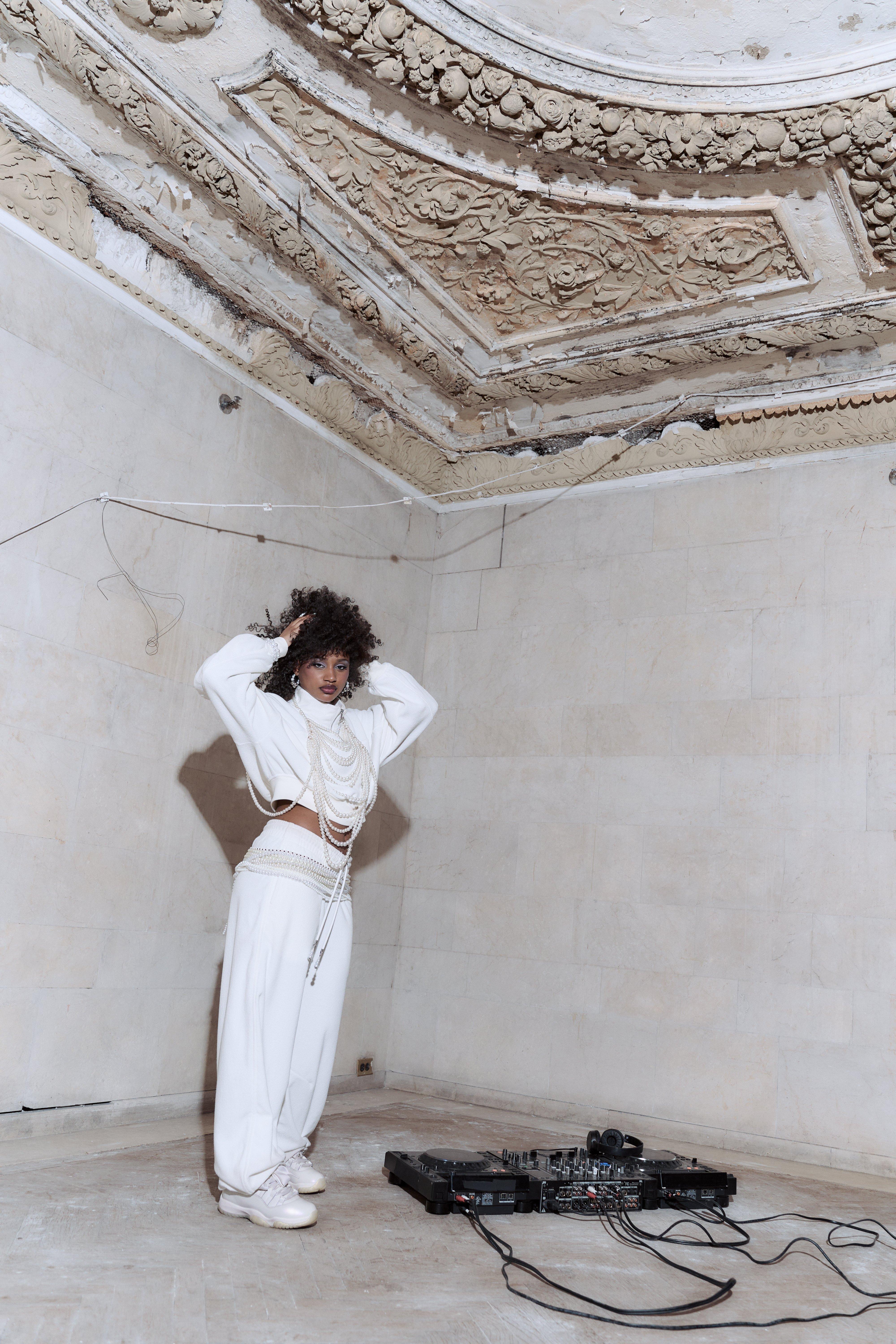 Air Jordan 11 Retro "Pearl"