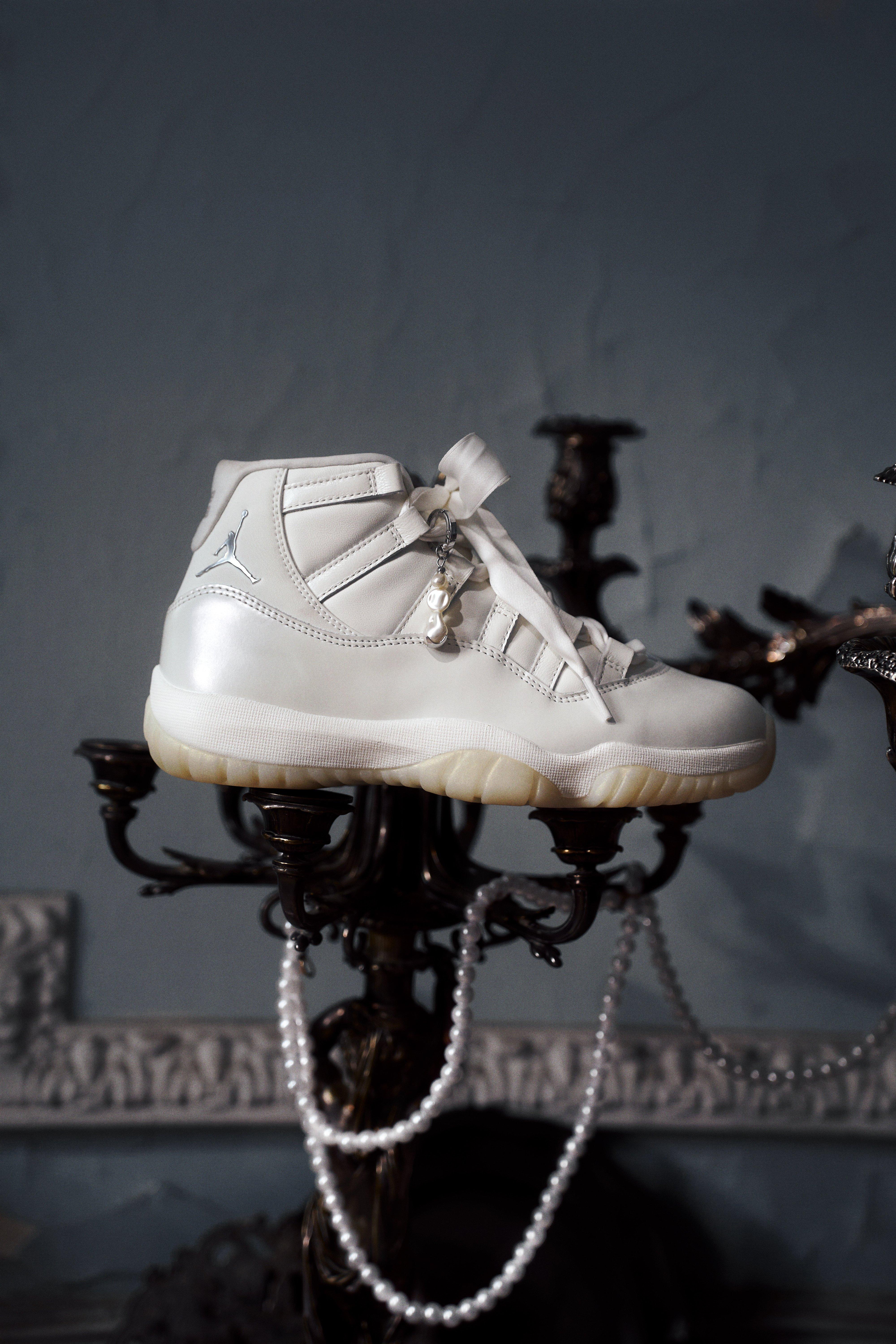 Air Jordan 11 Retro "Pearl"