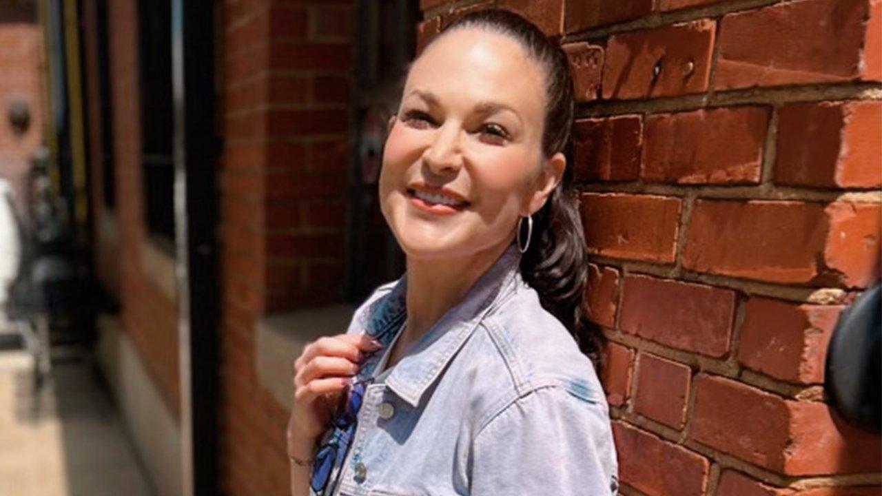 Support Her Sole - Rachel Roff, Mother's Day