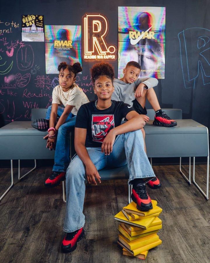 rwar-students-in-classroom-with-dn8-footwear