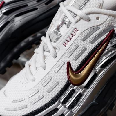 Sneakers<br> With Shine