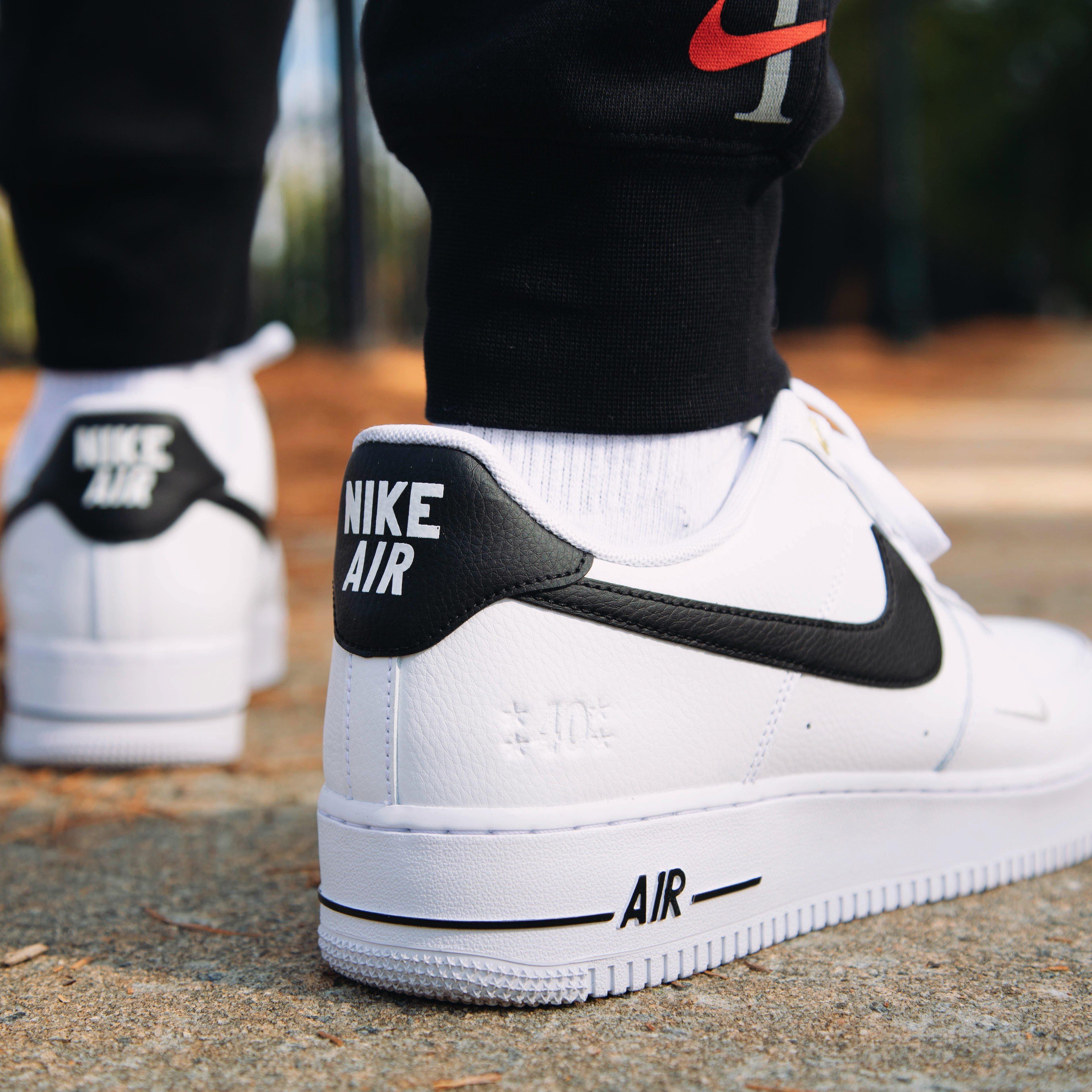 Close up of Derek Wilson's 40th Anniversary edition AF1 sneaker