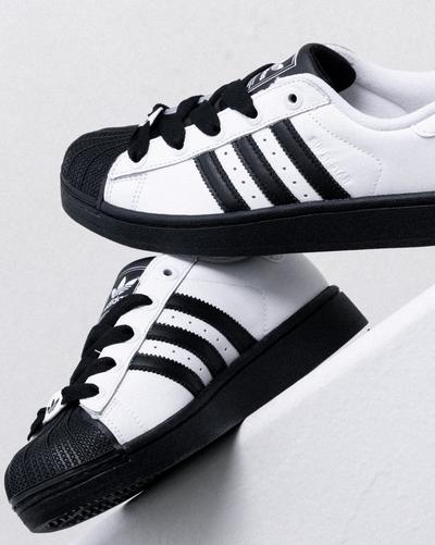 adidas Superstars 