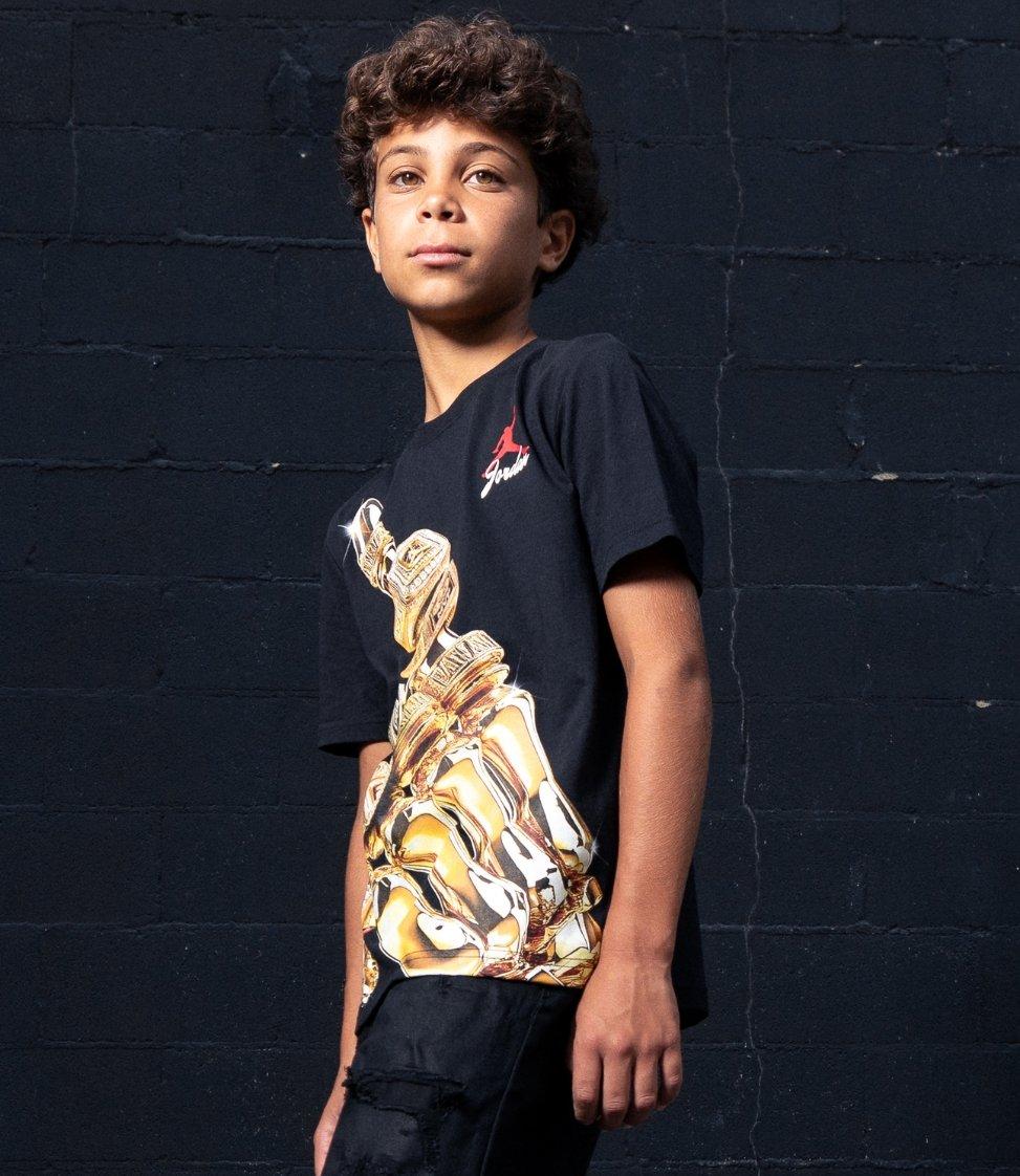 <u>Trending Tee's<u>