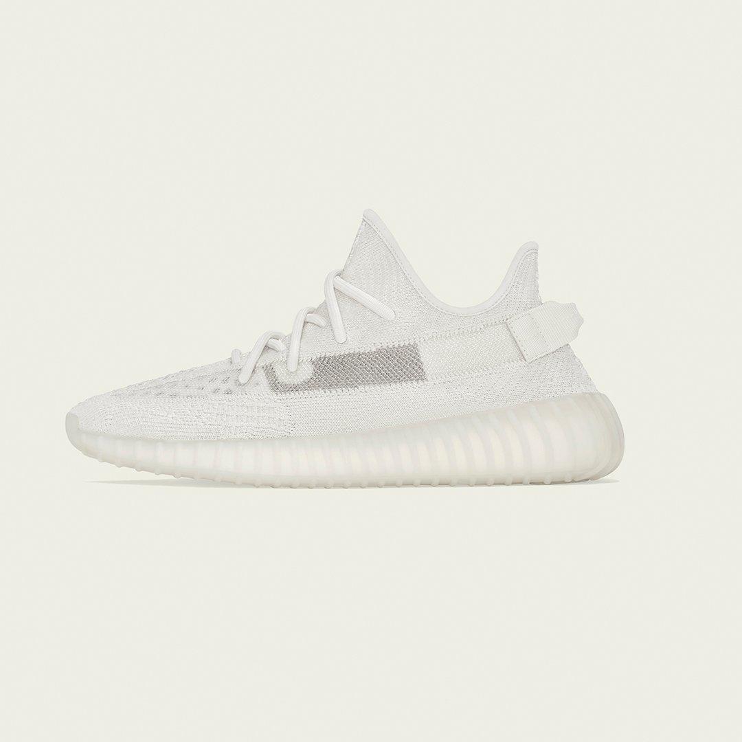 Yeezy Boost 350 ホワイト adidas Yeezy Boost 350 V2 Triple White CP9366 | January 25