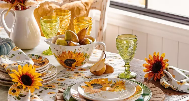 Fall & Thanksgiving Dinnerware