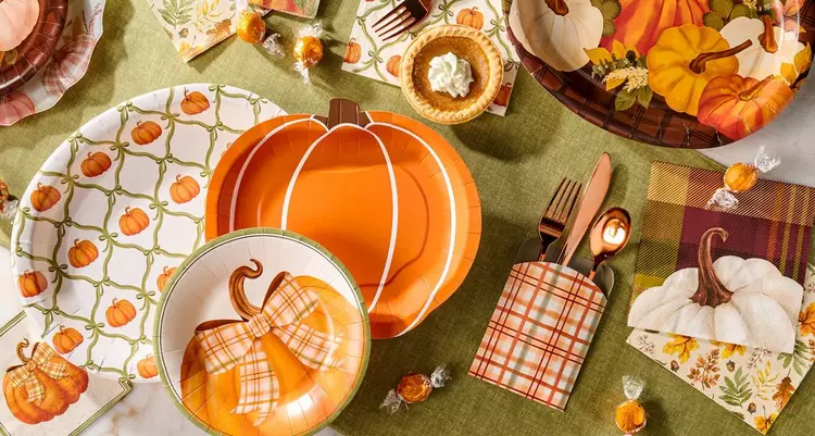 Thanksgiving Paper Plates & Napkins