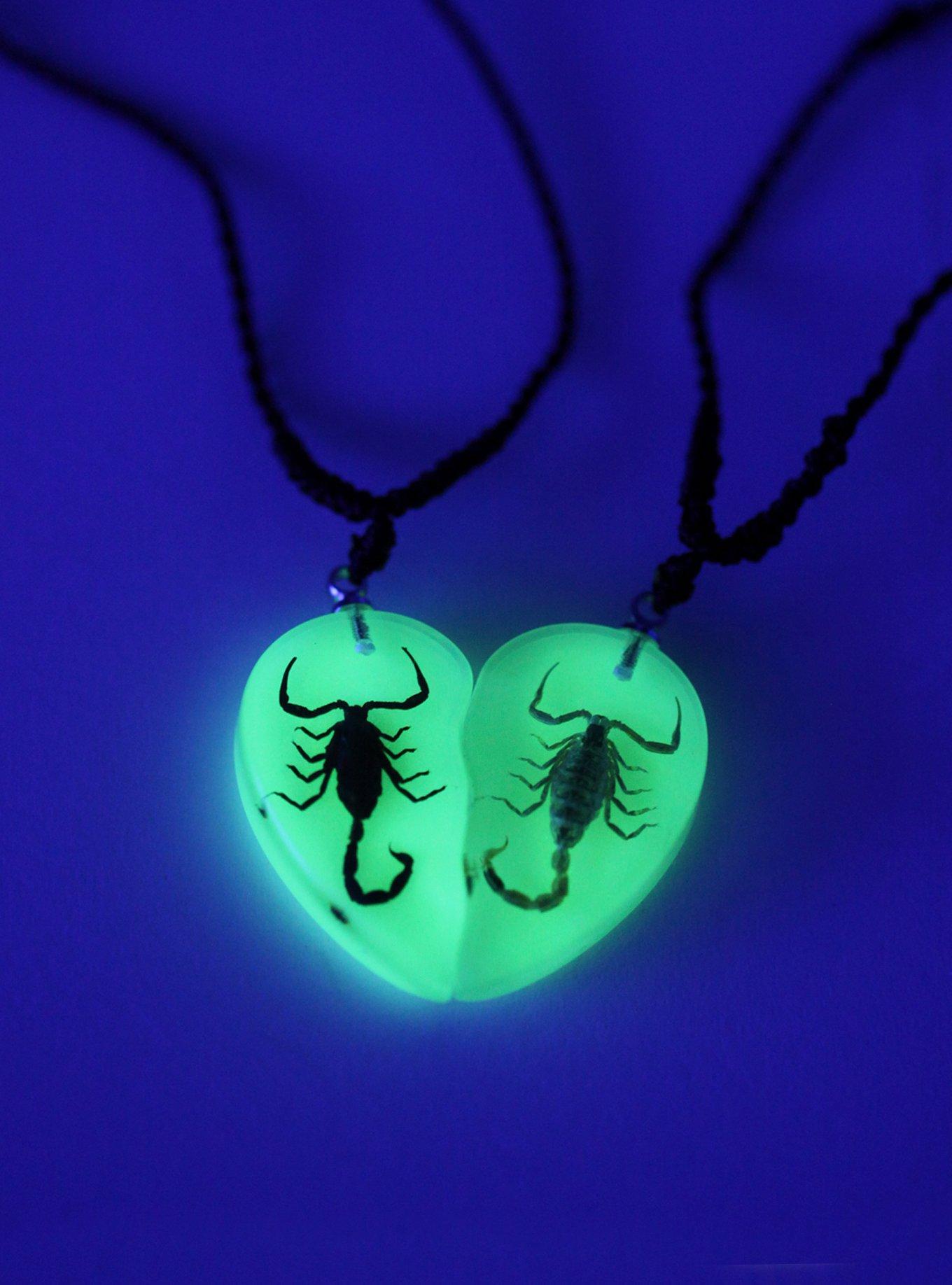 Glow Scorpion Heart Cord Bestie Necklace Set, , alternate