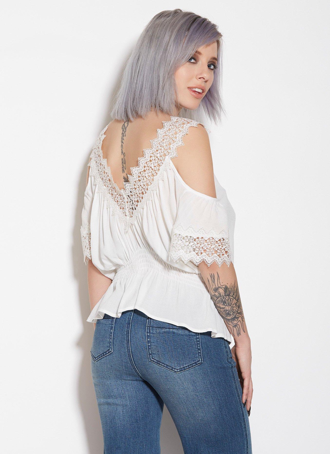 TOP WHT CINCH WAIST W/ CROCHET CLD SHLDR, , alternate